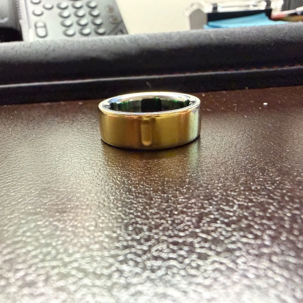 Oura Ring 4 Gold Size 9